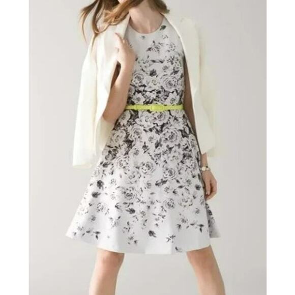White House Black Market Dresses & Skirts - NWT White House Black Market Scuba Dress Size 10 Medium White Floral Sleeveless